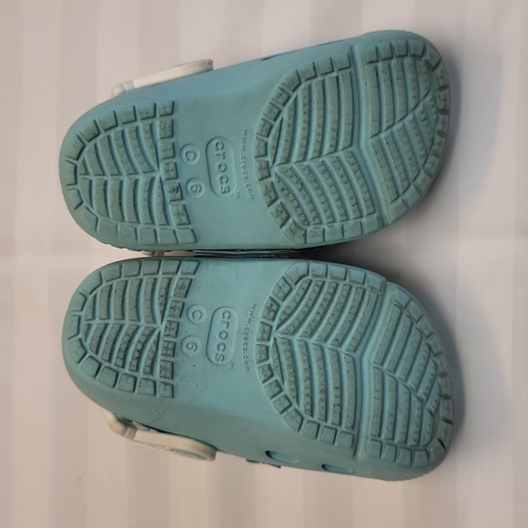 Disney Frozen Elsa Crocs - Picture 7 of 8